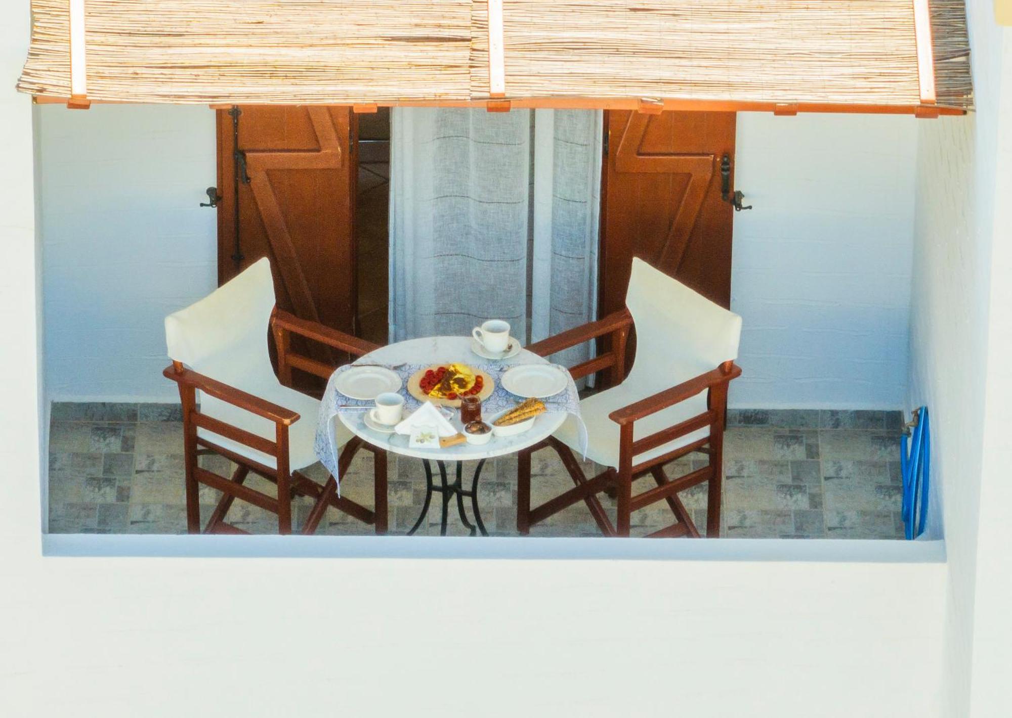Ligaries Aparthotel Kini Ngoại thất bức ảnh